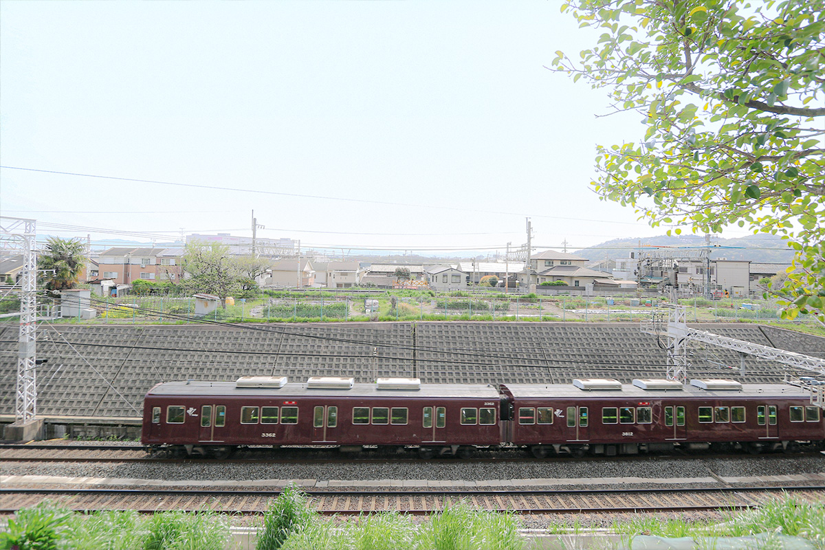 京都 阪急電車が見える風景 風情 眺め 建物からのロケーション